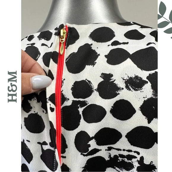 🛍️3/$40 H&M Black White Sleeveless Faux Wrap Lined Dress  Size 8 - Picture 9 of 9